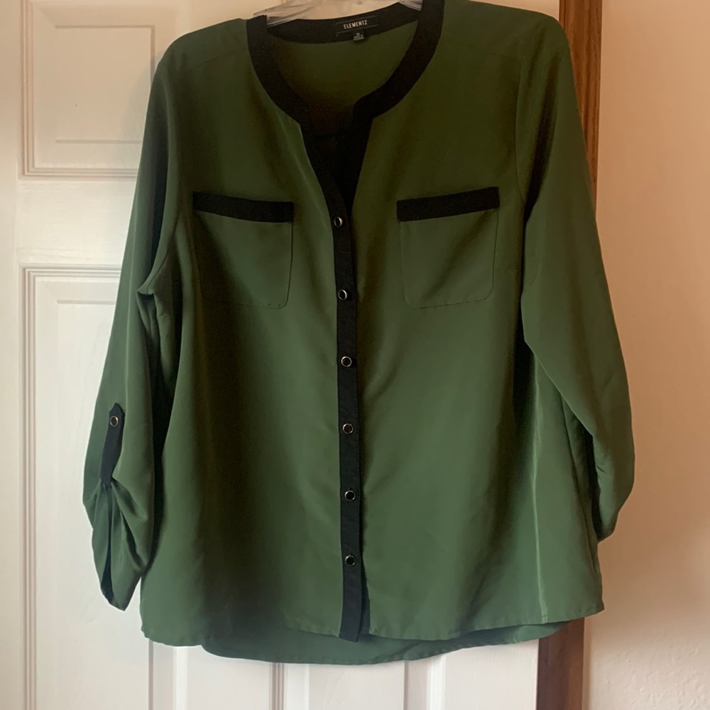 Excellent used condition long sleeve blouse